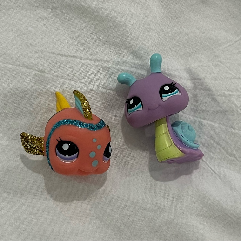 Littlest Pet Shop Pretty Pairs Glitter Fish & Snail (#2353, #2353)